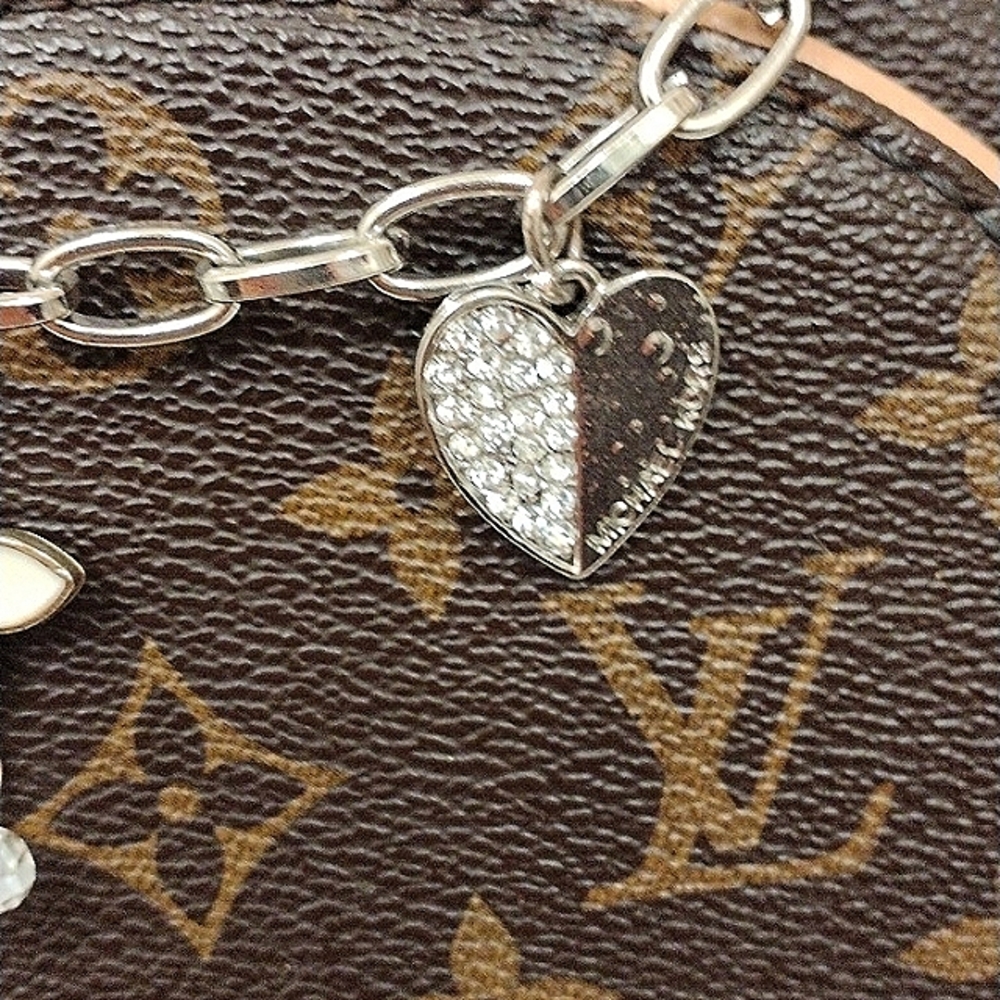 Michael Kors Charms Flower PURSE CHAIN 2 Black Enameled Fleur de Lis Flowers - Picture 8 of 9